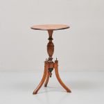 487305 Pedestal table